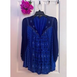 Lucky Brand Blue Patterned Peasant Blouse